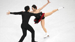 花样滑冰双人滑：隋文静/韩聪短节目列第六