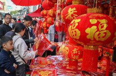 选购年货迎新春