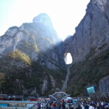 “大年初一，本来想错峰，没想到机场那么多人”