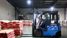 年味湘潭·致敬坚守者③丨湘潭电化：生产线上的“敬业福”