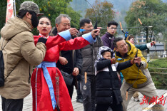 黄龙洞景区春节活动精彩启幕，中外文化交融共谱新春乐章