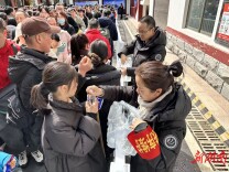 张家界景区从容迎客流高峰春节旅游秩序井然