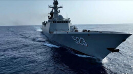 用裸眼3D看红河舰 这也太近了吧