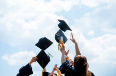 理论·思政课 | 把思政教育“小课堂”和社会“大课堂”有效融合起来