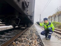 20岁小伙，小火车站保电煤