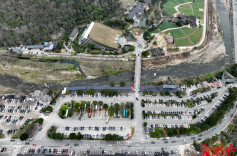 免费停车！大连游客为黄龙洞景区停车场点赞