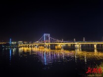 修河月色瘦
