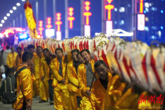 水陆空联动解锁非遗新玩法，千年板板龙灯破界出圈——“水陆空”三龙齐秀,承包新春C位