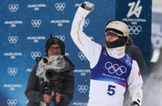 好评中国 | 读懂冬奥会奖牌背后的体育强国梦