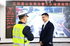 袁章中在江华公安局 交警大队 消防救援大队开展新春走访