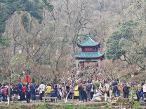 假期第七天湖南客流2274.5万人次 多家景区发布限流提醒