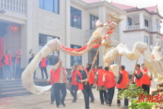 湘中年味丨双峰县杏子铺镇安置点舞龙祈福庆新生活