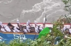 我使馆确认一中国公民在尼泊尔巴士坠河事故中死亡