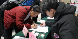 桂东连续6年护送务工人员平安返岗