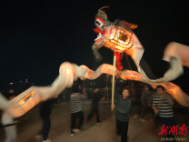 水乡龙灯闹新春