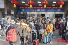 春节假期结束，岳阳站高效护航返程客流