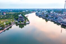 邓建华：穿越靖港的童谣