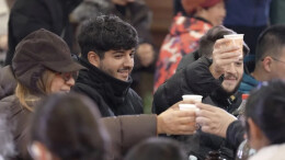 掌上张家界｜春节假期张家界三大景区纳客近50万人，境外游客同比增长超两成