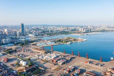 辛小湘 | 开局之年，以“八个坚持”锚定经济工作航向