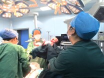 92名“马宝宝”与医护人员的别样团圆