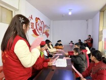 融城社区开展“星仔陪你暖心过大年”烘焙实践活动