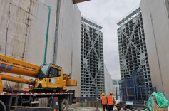 开局“十五五” 交通绘新图④｜沅水畔施工忙，洪辰航道冲刺年内建成通航目标