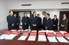 毛伟明在省信访局慰问调研