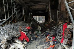 带娃放烟花引发大火，致损超80万元！女子获刑！