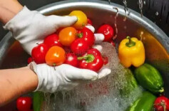 “淘米水”洗菜比清水更干净？这些误区要避免