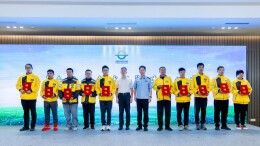 舌尖上的“移动探头”：北京海淀千余名外卖骑手担任“食安哨兵”