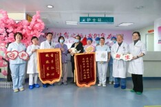 多学科团队，为巨瘤孕妈与早产宝宝撑起“生命保护伞”