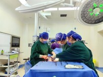 42岁孕妈怀“万里挑一”高风险双胎，脐带绕3个真结！长沙市第二医院妙手解危