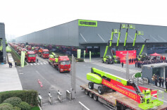 双语新闻｜总金额85亿元！中联重科万余台装备驶向全球