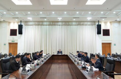 省政府党组部署开展树立和践行正确政绩观学习教育