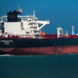 现货黄金、现货白银日内涨幅超2%；今年以来油价已上涨约17%