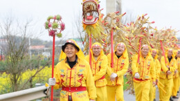 民俗巡游迎元宵