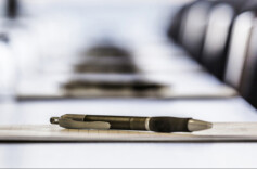 好评中国｜政绩为谁而树，是检验政绩观的首要问题