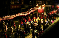 穿越回老邵阳过元宵！就来宝庆里：城楼实景祁剧+蓝印花布走秀，免费逛吃玩拍嗨整晚！