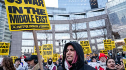 美国多地民众集会抗议对伊朗动武