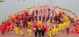 隆回：非遗巡游闹元宵
