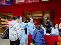 青园社区暖心慰问环卫工共筑温情社区