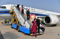 快讯丨住湘全国政协委员抵达北京