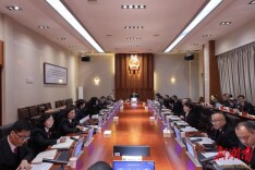 聚智务虚，实干争先——株洲中院召开2026年度务虚会