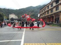 党旗引领千帆劲 龙腾瑶乡万象新——洞口县长塘瑶族乡“十三节龙”舞出乡村振兴新图景