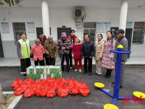 临湘羊楼司镇：情暖敬老院 爱心伴夕阳