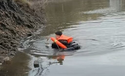 邵阳县公安民警勇救落水女生