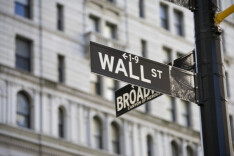 纽约股市三大股指3日显著下跌