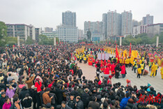 衡阳县：非遗巡游闹元宵