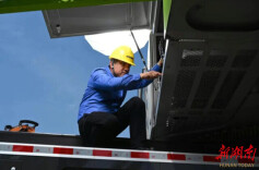 大国工匠龙卫国：激活中国起重力量