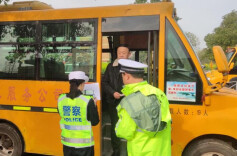 南县中鱼口镇为校车“体检”，全力护航新学期
